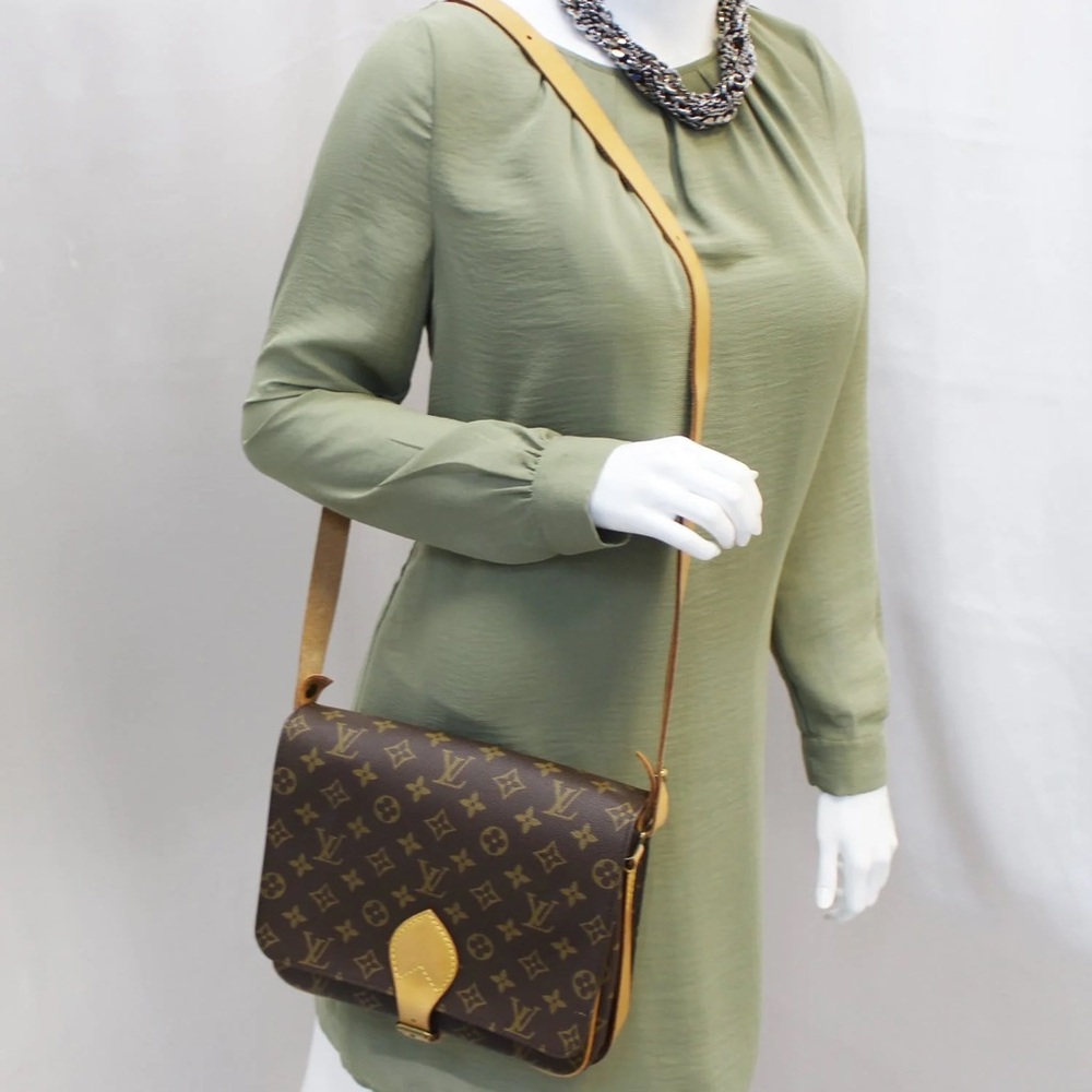 SALE: LOUIS VUITTON Shoulder Bag